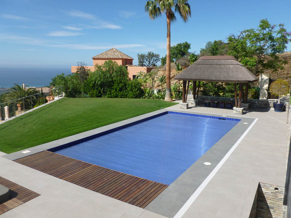 outdoor pool with view of the mediterranean Mabella